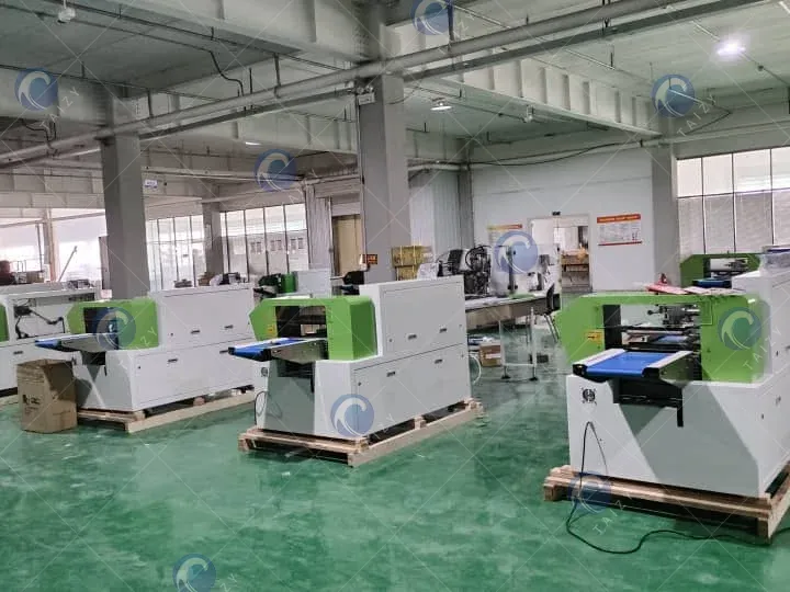 Flow Wrap Packaging Machine For Candy Bread Bagging 1 Flow wrap machines in the factory