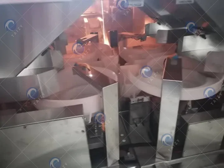 Máquina de embalagem de incensos em forma de torre