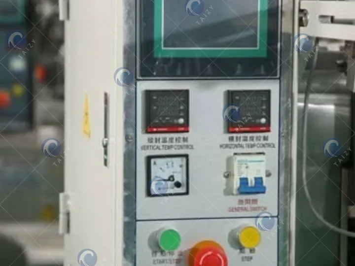 Máquina Envasadora Automática de Cubos para Pequeños Negocios de Snacks 4 Pantalla táctil de la máquina envasadora granular