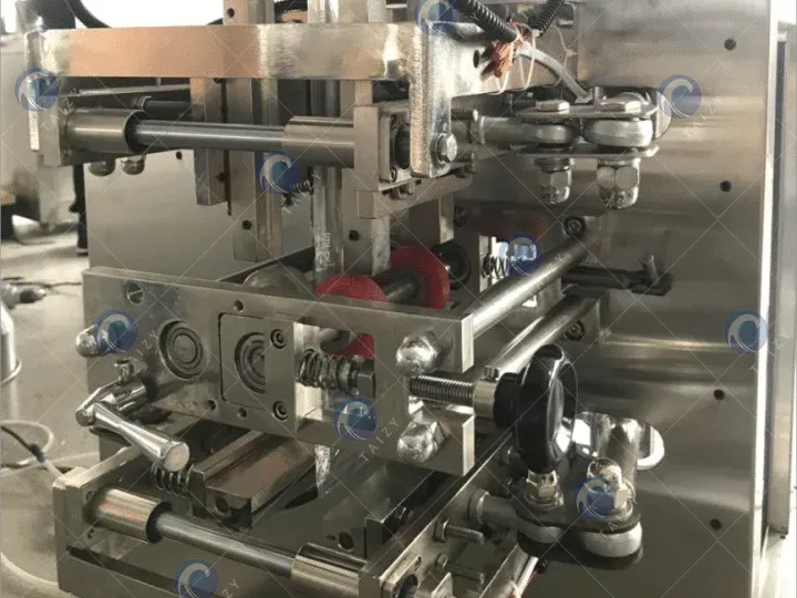 Commercial Popcorn Packaging Machine 15 4-side seal of popcorn packaging machine