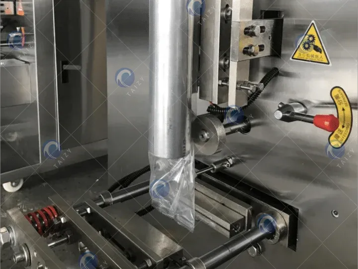 Commercial Popcorn Packaging Machine 13 Back seal of popcorn packaging machine