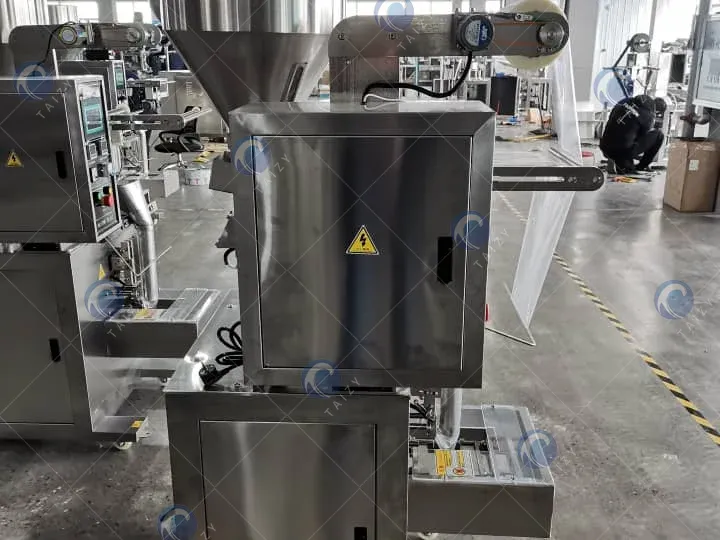 Commercial Popcorn Packaging Machine 12 Two electric motors of popcorn packaging machine