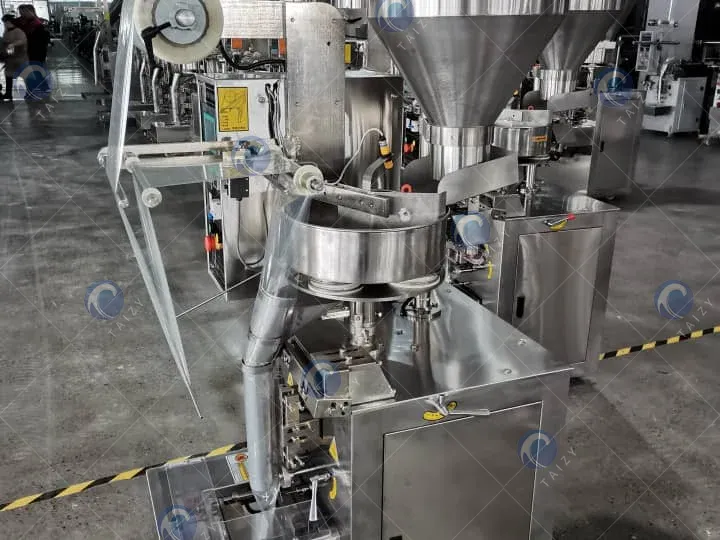 Commercial Popcorn Packaging Machine 16 Vertical fill form and seal packaging machine