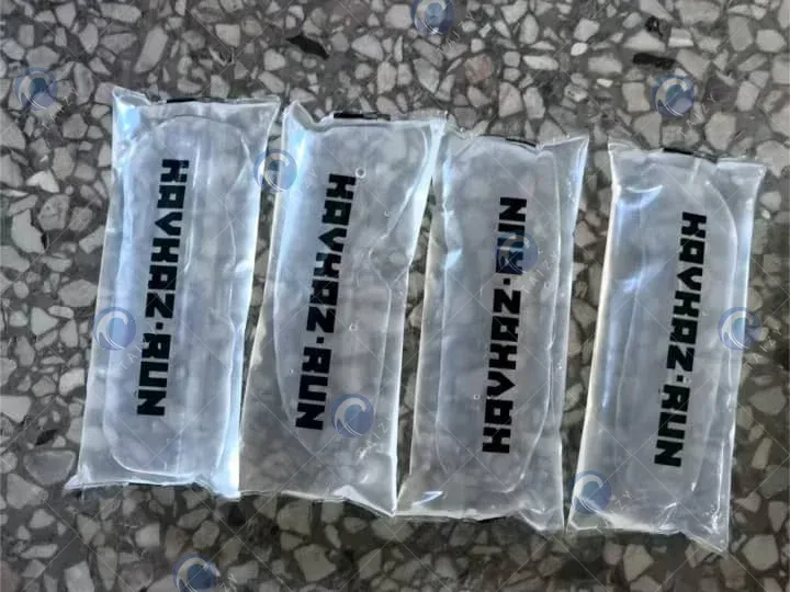 Russian Customer Chooses Taizy Water Pouch Packing Machine For 100G Water Bagging 2 Bagged water