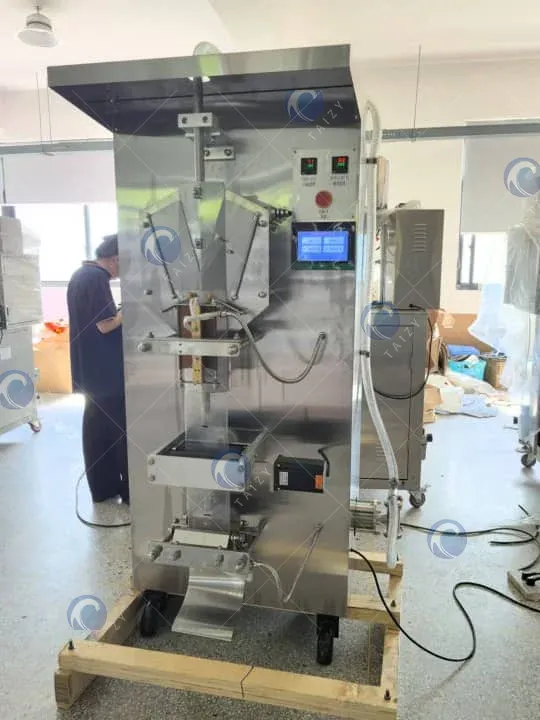 Russian Customer Chooses Taizy Water Pouch Packing Machine For 100G Water Bagging 8 Liquid water packaging machine
