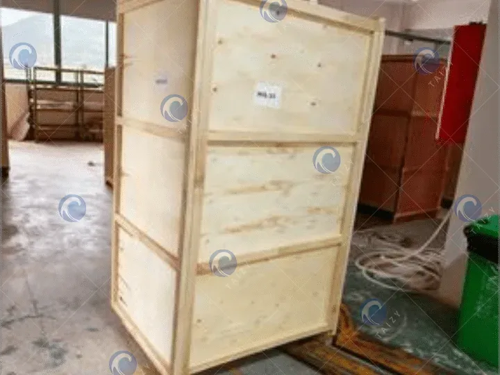 Russian Customer Chooses Taizy Water Pouch Packing Machine For 100G Water Bagging 5 Wooden packaging of liquid pouch filling machine