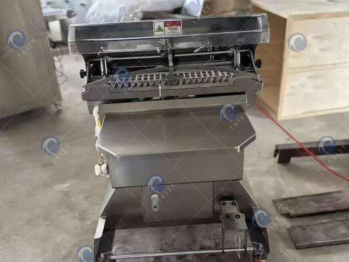 Машина для завязывания цветка из пластикового пакета Машина для завязывания цветка из пластиковой пакета