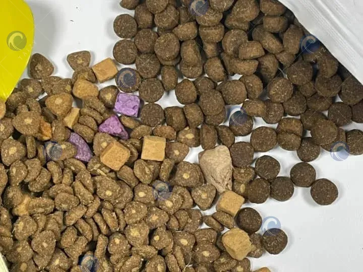 Various sizes of pet food