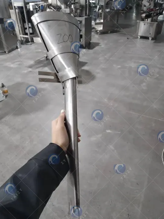 Bag former of pouch packing machine