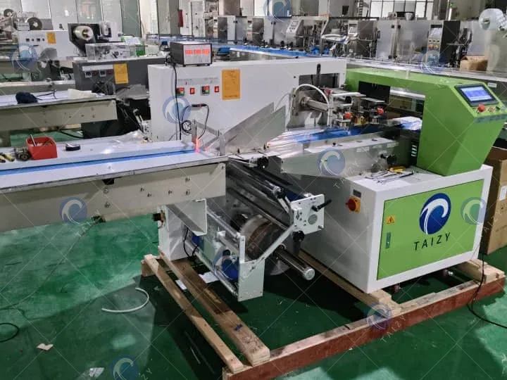 automatic candy packaging machine