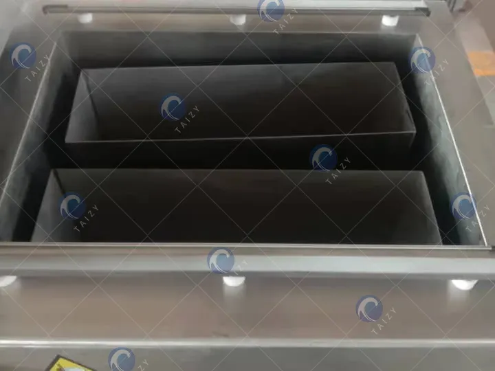 Deep-chamber design of nut vacuum packing machine